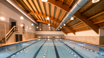 High-end sportschool met multifunctioneel zwembad